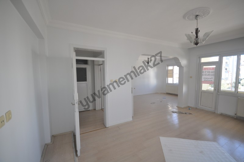 Kiralık Kolejtepe Mahallesinde 3+1 Çok Geniş Bakımlı Daire