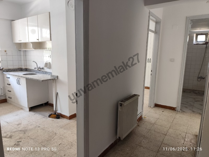 Kolejtepe Mahallesinde Kiralık 1+1 Geniş Daire Ayrı Mutfak 